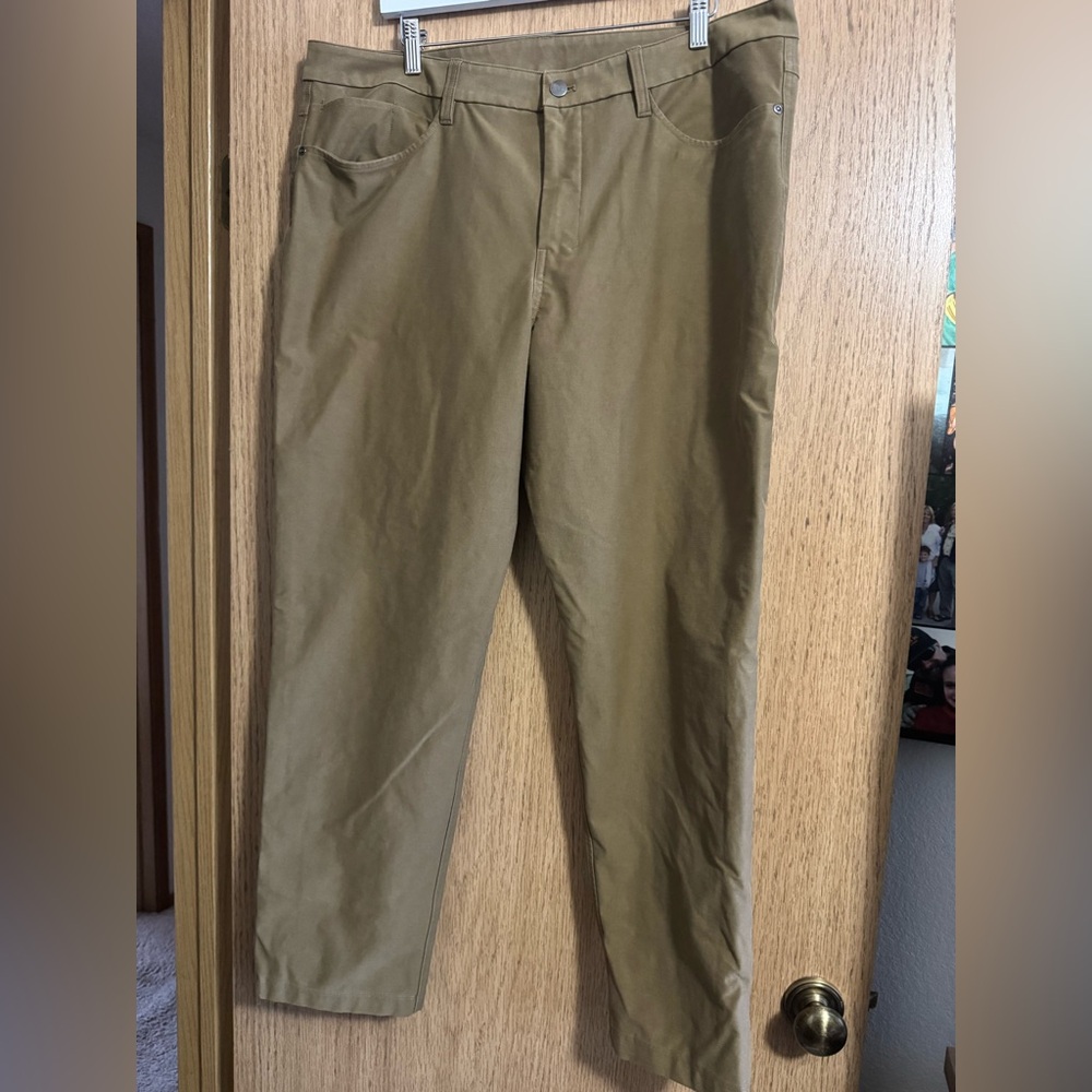 Lululemon Athletica Men's Khaki Chinos